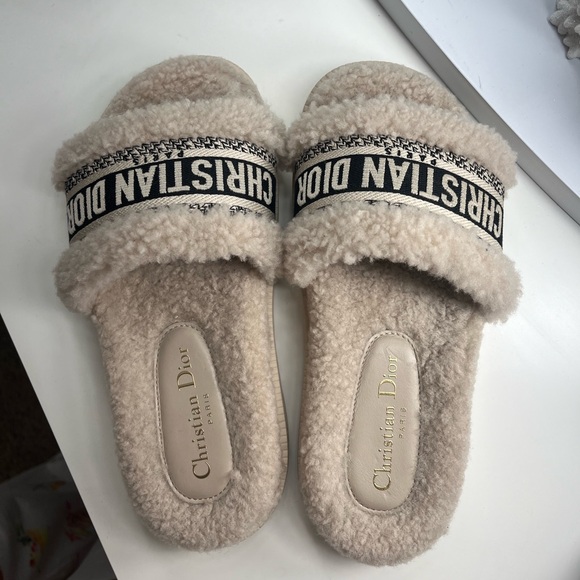 Christian Dior slides, women size 7, cream color - Picture 2 of 8